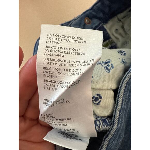 Anthropologie Pilcro The Icon Flared Distressed Medium Wash Boho Jeans Size 25 - Picture 8 of 8